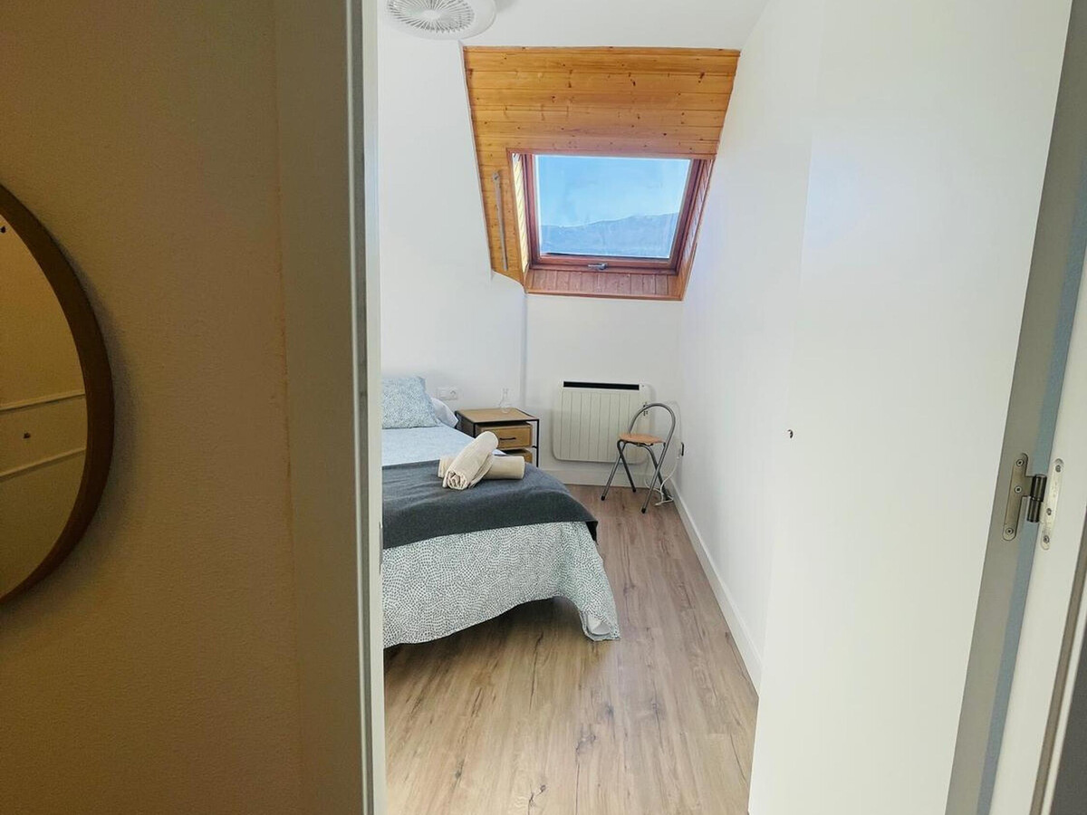 Appartement mansardé 1 chambre, piscine et parking à Jaca - Photo 7