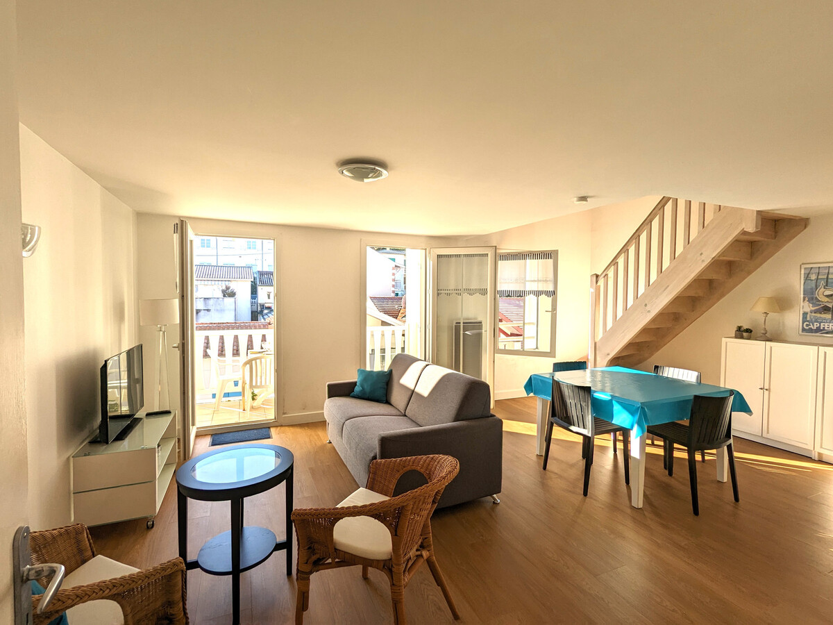 Duplex T3 lumineux avec balcon Sud et parking à Arcachon - Photo 3