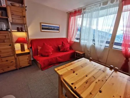 Location appartement à Les Adrets Prapoutel, Studio Cabine au Calme, Proche des Pistes et du Centre, Balcon, TV