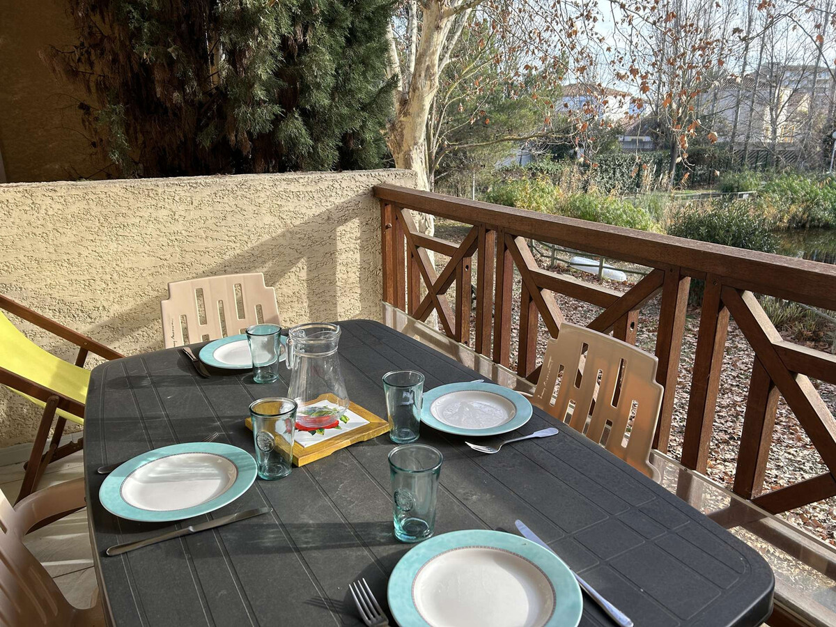 Appartement 2 chambres Port Camargue, terrasse sud vue parc - Photo 2