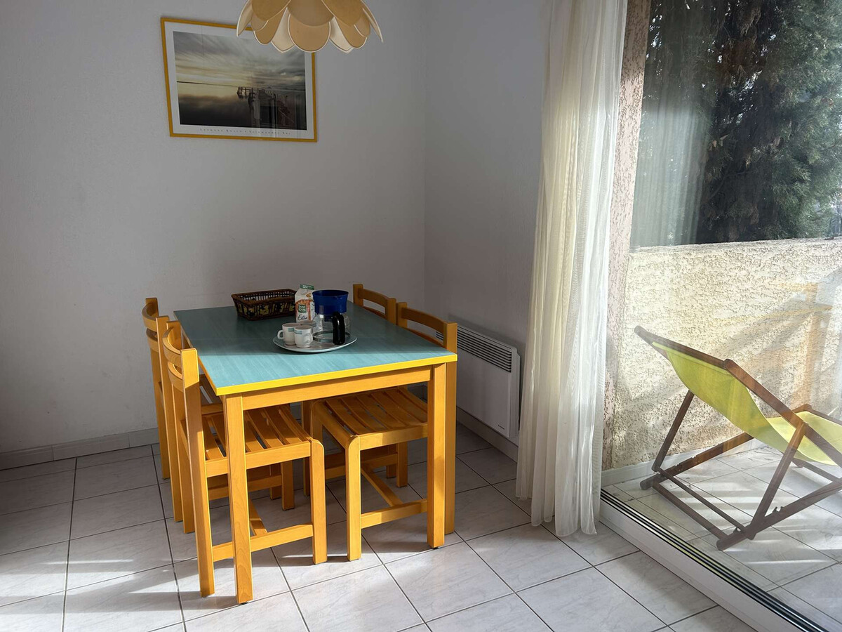Appartement 2 chambres Port Camargue, terrasse sud vue parc - Photo 5