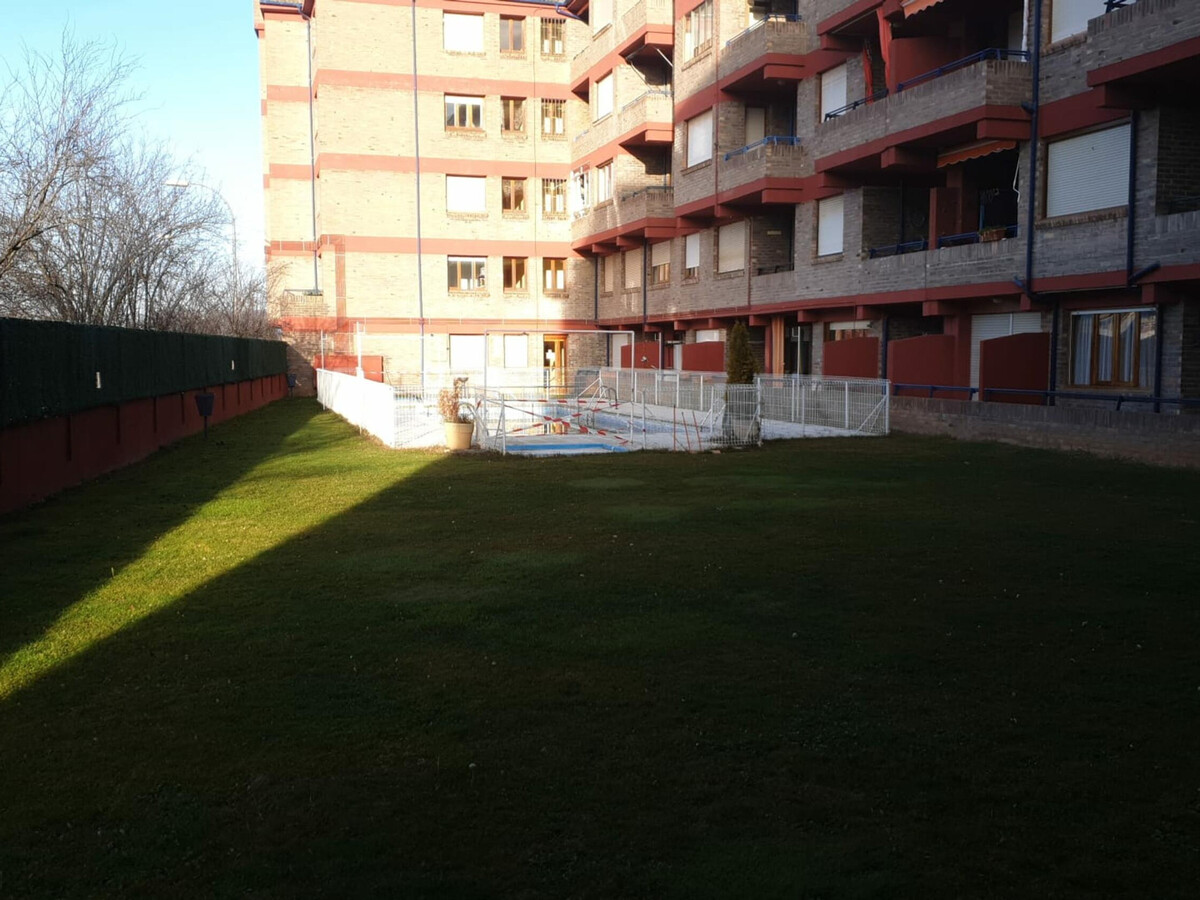 Appartement 2 chambres à Jaca avec piscine estivale - Photo 10