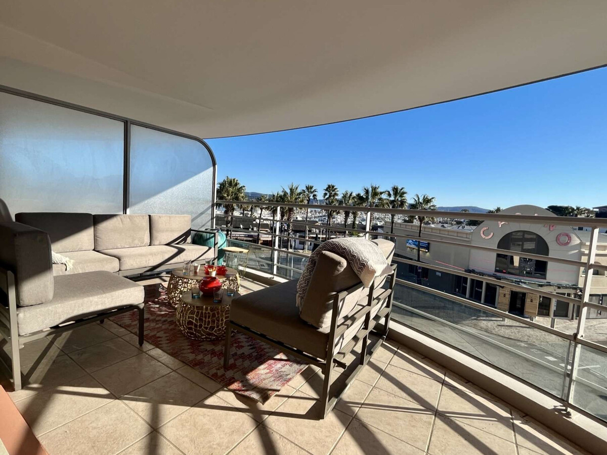T4 Cavalaire face au Casino, 2 terrasses, parking privé - Photo 1
