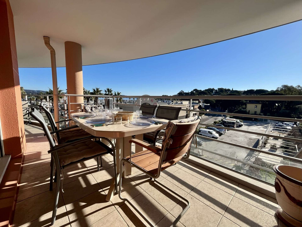 T4 Cavalaire face au Casino, 2 terrasses, parking privé - Photo 3