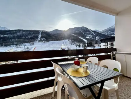 Location appartement à La Salle les Alpes, Studio rénové, 4 couchages, proche pistes et commerces