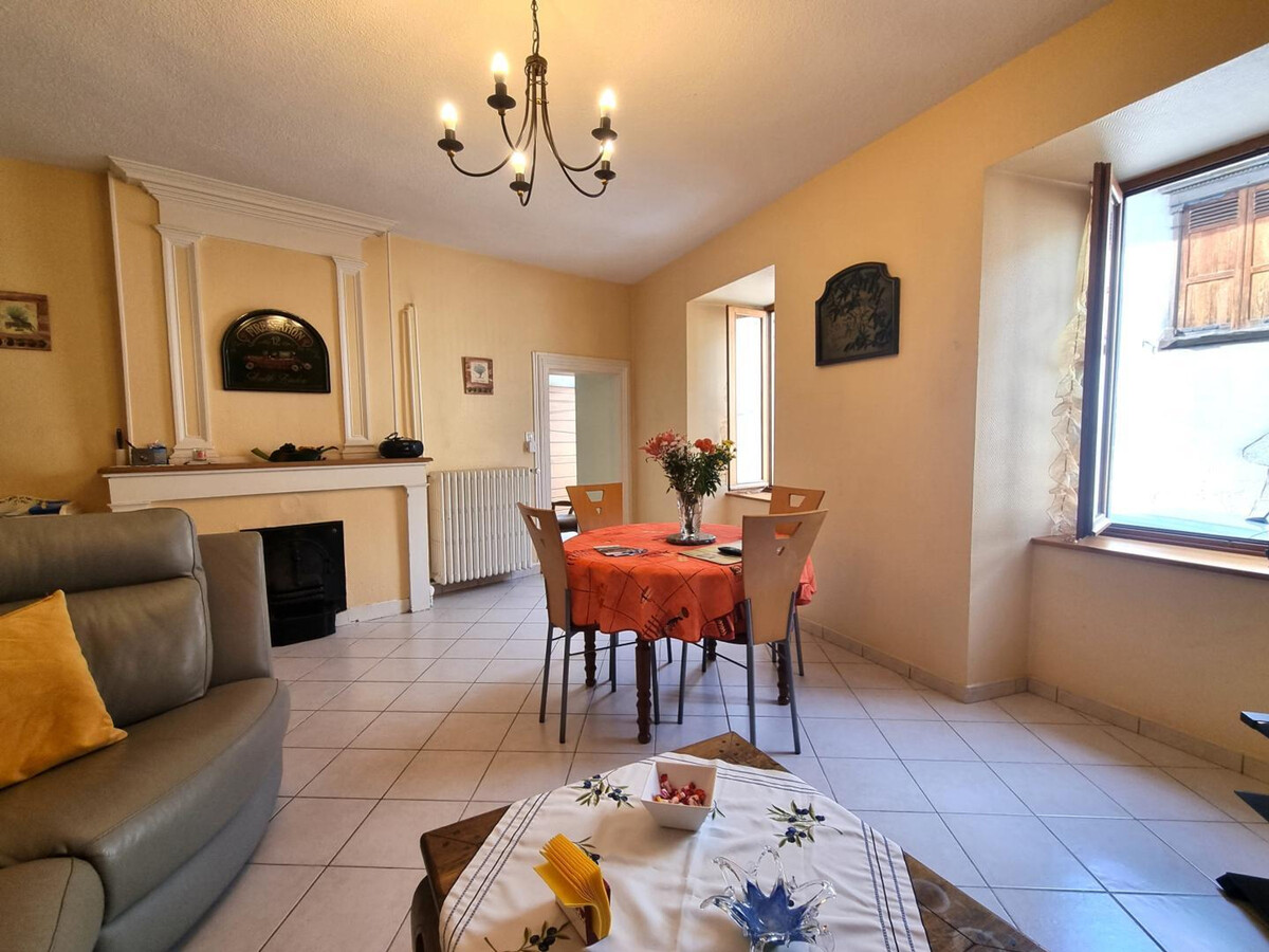 Gîte 75 m² Saint-Germain-Laval, 2 chambres, cour avec barbecue - Photo 5