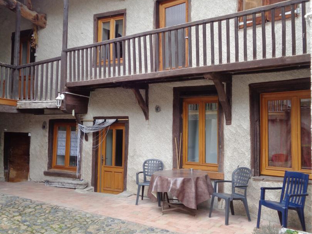 Gîte 75 m² Saint-Germain-Laval, 2 chambres, cour avec barbecue - Photo 11