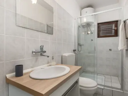 Marita – Maison 6 chambres piscine privée Lukovo : photo 34