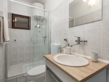 Marita – Maison 6 chambres piscine privée Lukovo : photo 36