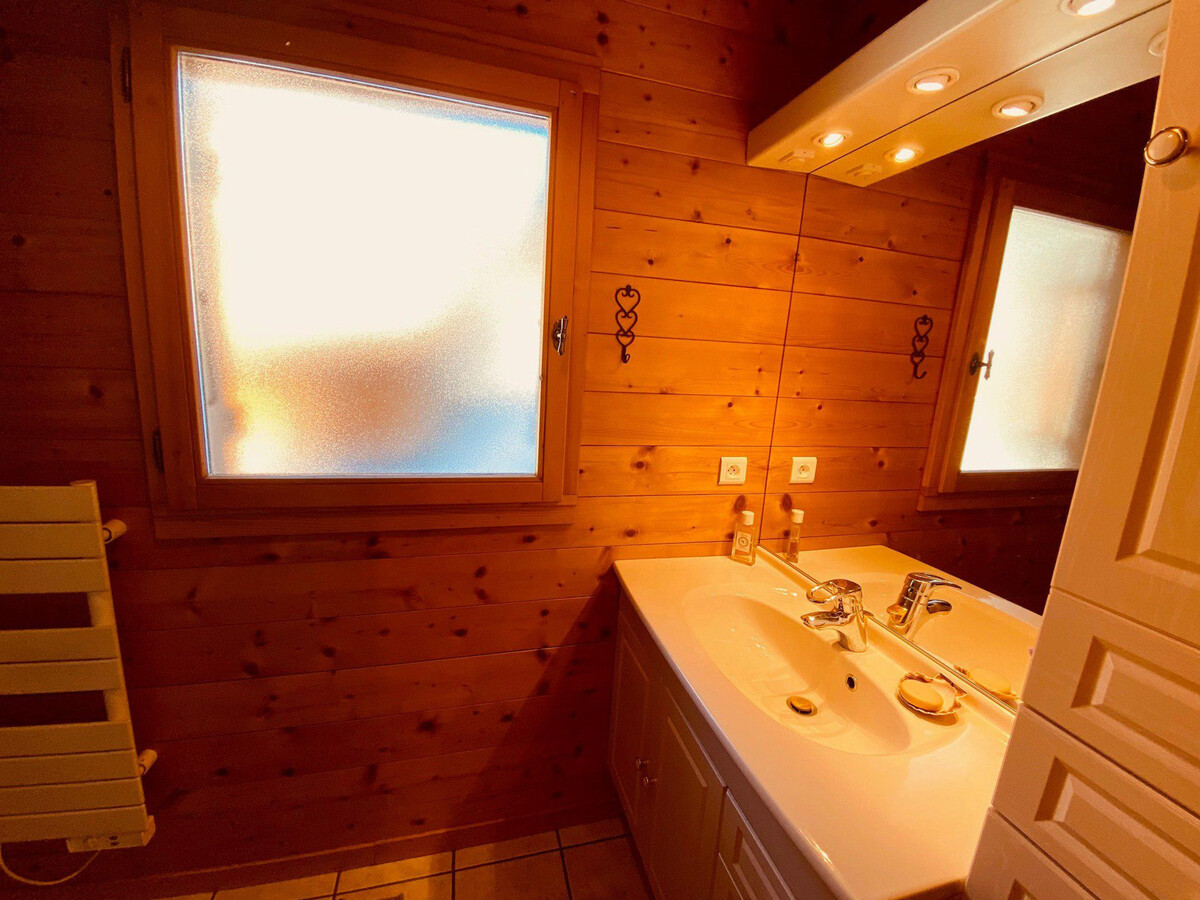 Chalet 8 pers. La Clusaz : garage double et 26 m² terrasse - Photo 8