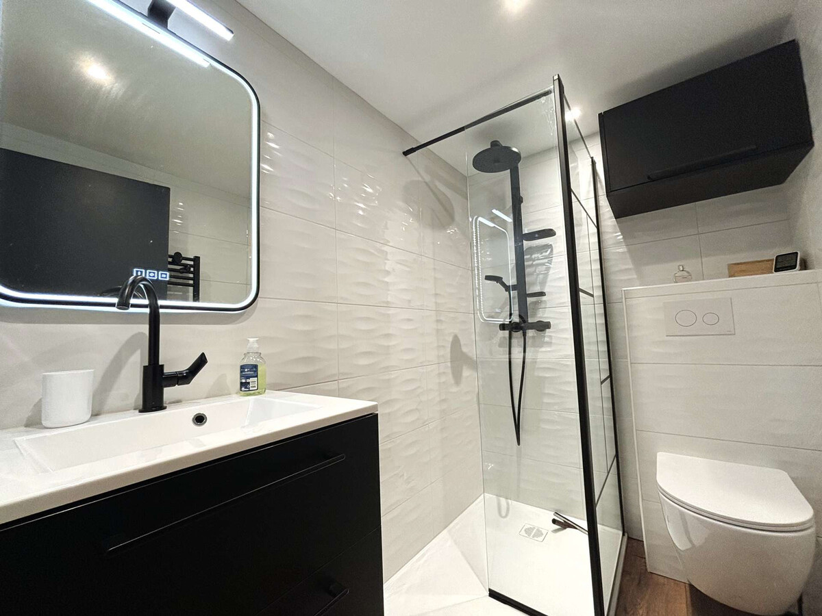Appartement rénové à 50m de la plage de Cap Coz - Photo 7