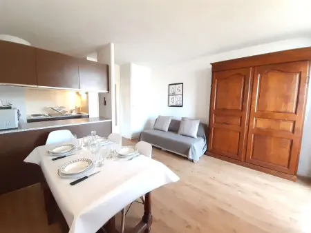 Location appartement à Saint Lary Soulan, Studio cosy 4 pers avec balcon et kitchenette au Pla dAdet