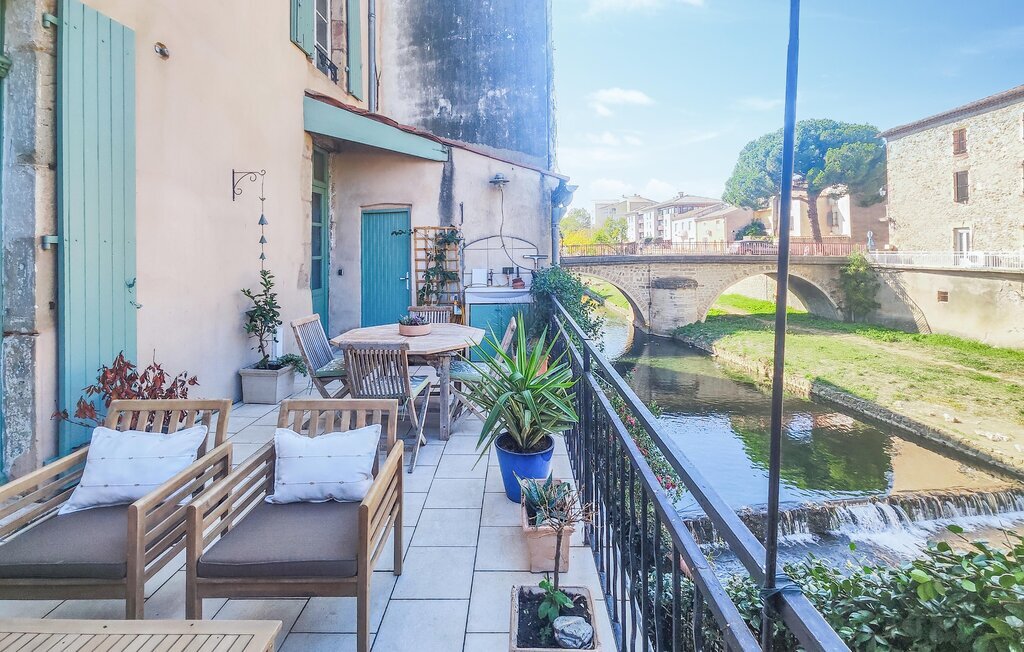 Maison de ville sur la rivière à Saint-Chinian - Photo 1