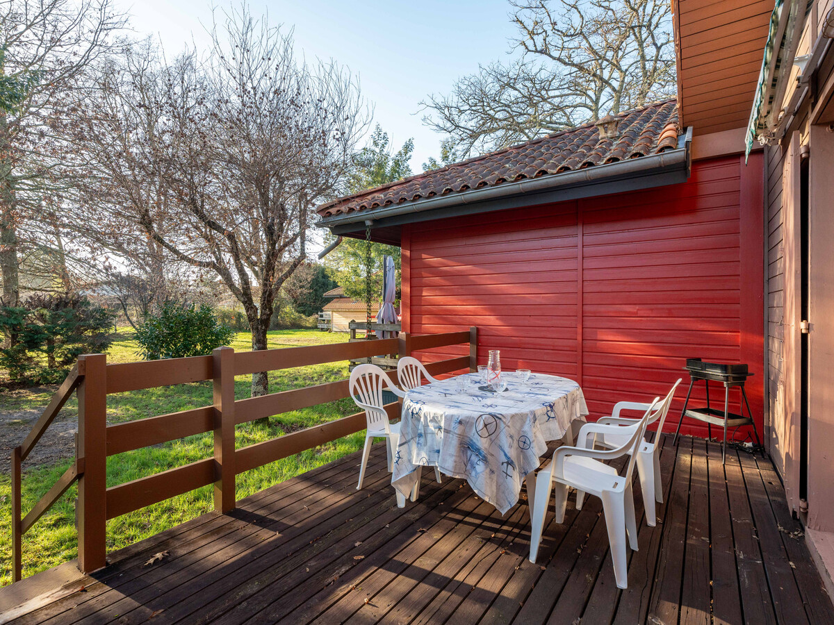 Chalet 62m² lac Sanguinet, 4 pers. – Terrasse, barbecue - Photo 2