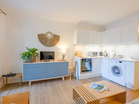 Appartement 2 pièces rénové avec terrasse sud, Saint-Raphaël : photo 4