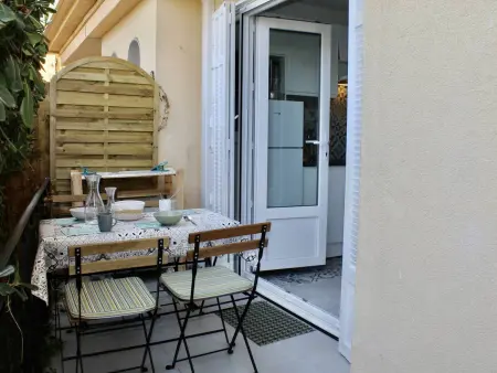 Location appartement à Villeneuve Loubet, Charmant 2P Climatisé, Terrasse et Parking, 4 Couchages - Villeneuve-Loubet