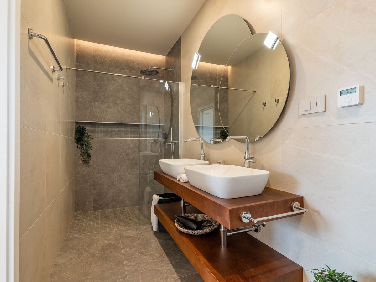 Villa Christall, piscine chauffée et terrain clôturé - Photo 11