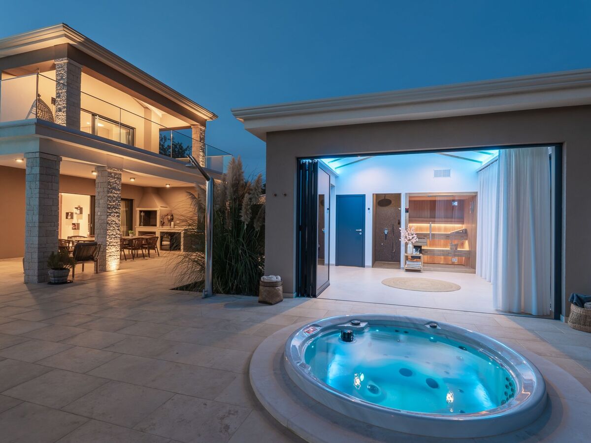 Villa Christall, piscine chauffée et terrain clôturé - Photo 21