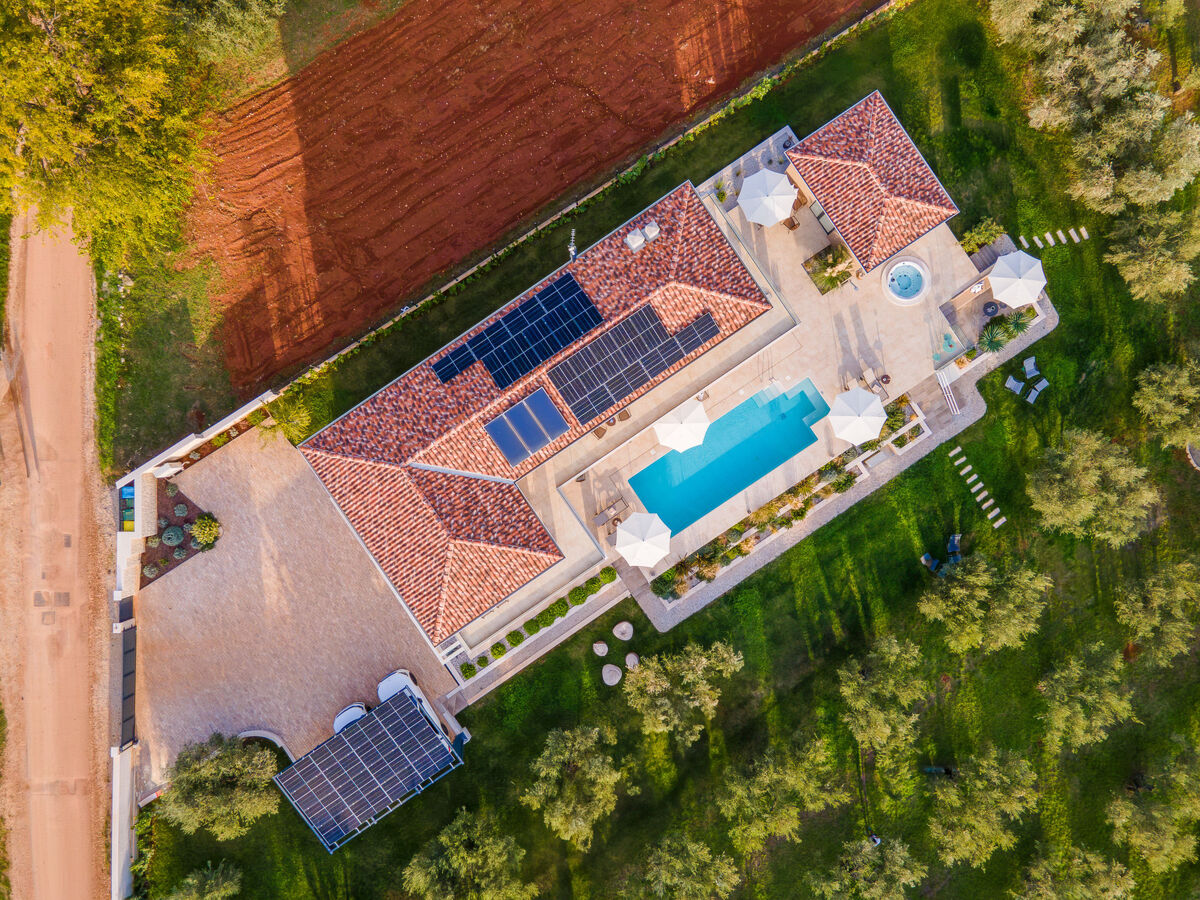 Villa Christall, piscine chauffée et terrain clôturé - Photo 24