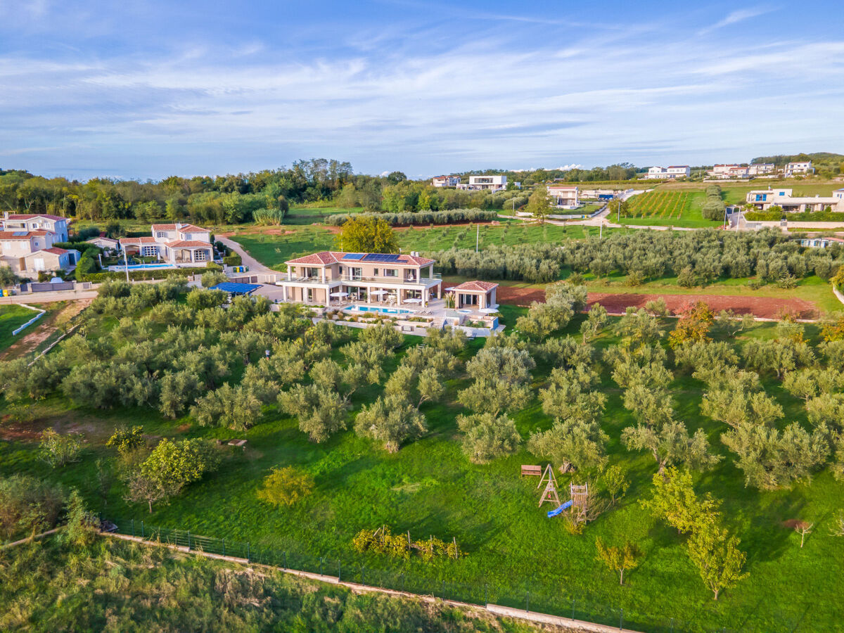 Villa Christall, piscine chauffée et terrain clôturé - Photo 25