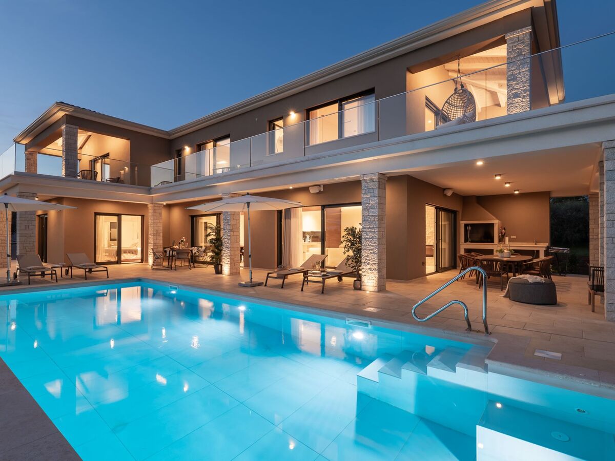 Villa Christall, piscine chauffée et terrain clôturé - Photo 34