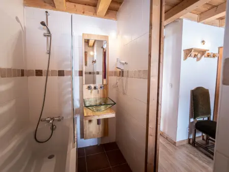 Chalet spacieux avec jacuzzi, animaux admis, proche pistes - Photo 9