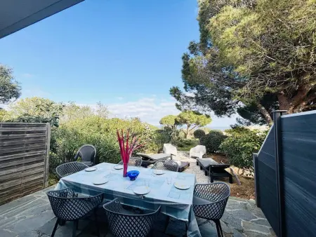 Location appartement à Lumio, Appartement 3 pièces avec terrasse et climatisation à 1.3 km de la plage, parking inclus