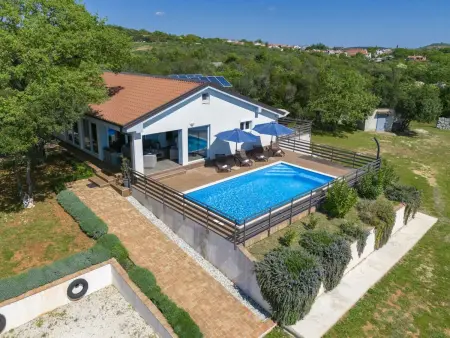 Villa Selagodi : maison 6 pers. avec piscine privée