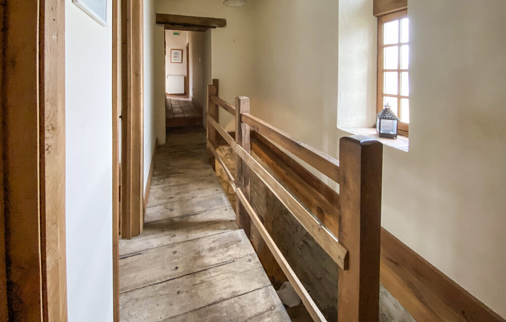 Maison en forteresse au bord de l'étang à Chiché - Photo 8