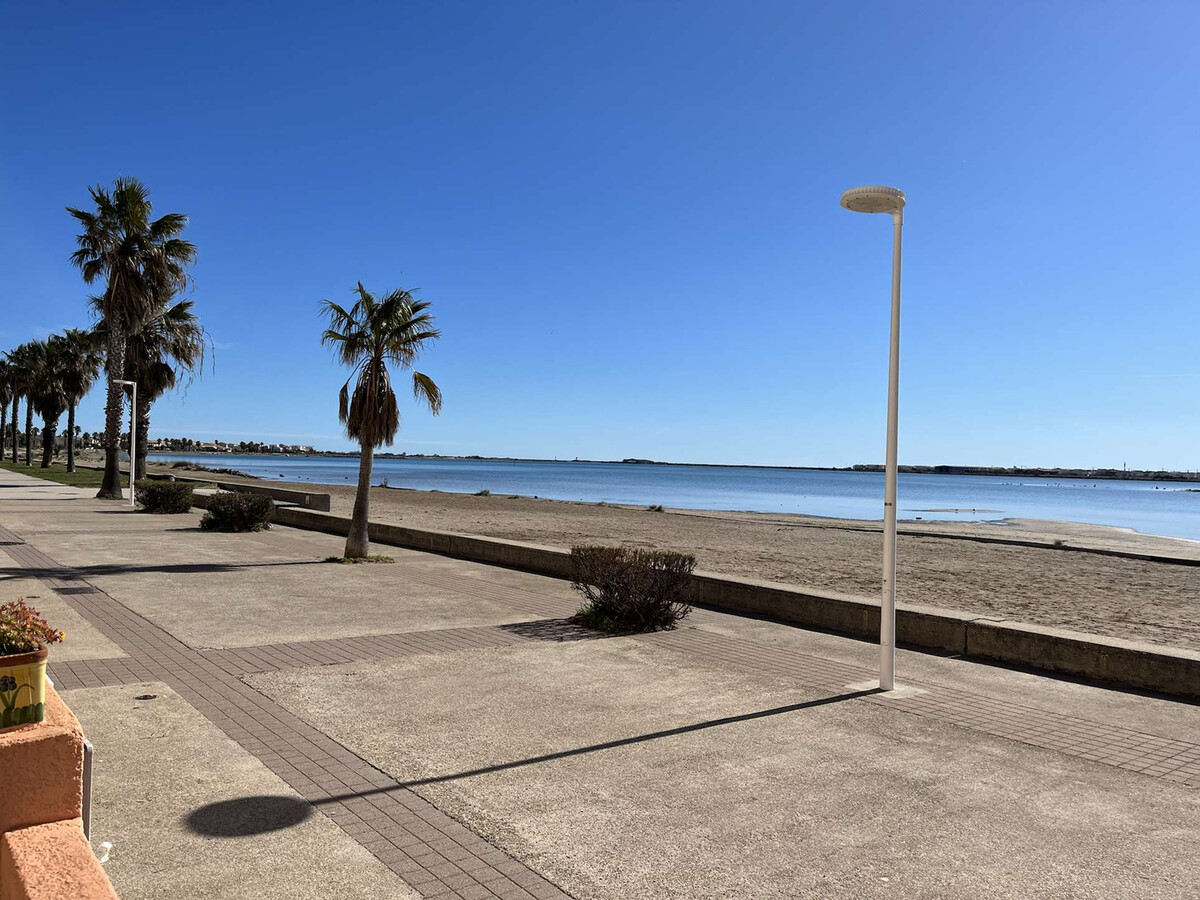 Maison front de plage à Gruissan avec piscine - Photo 11