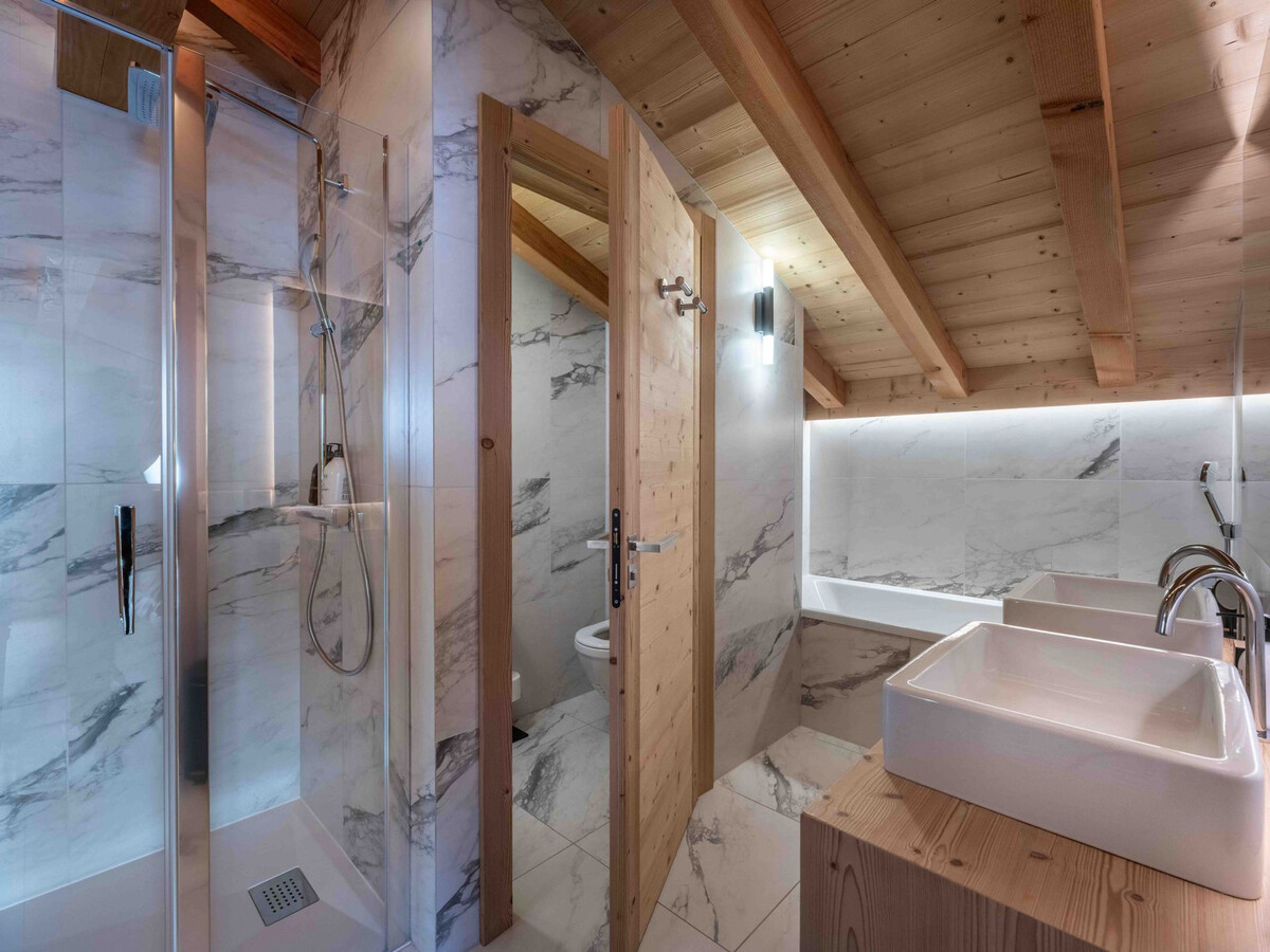 Chalet 5 chambres Combloux avec piscine, jacuzzi et sauna - Photo 8