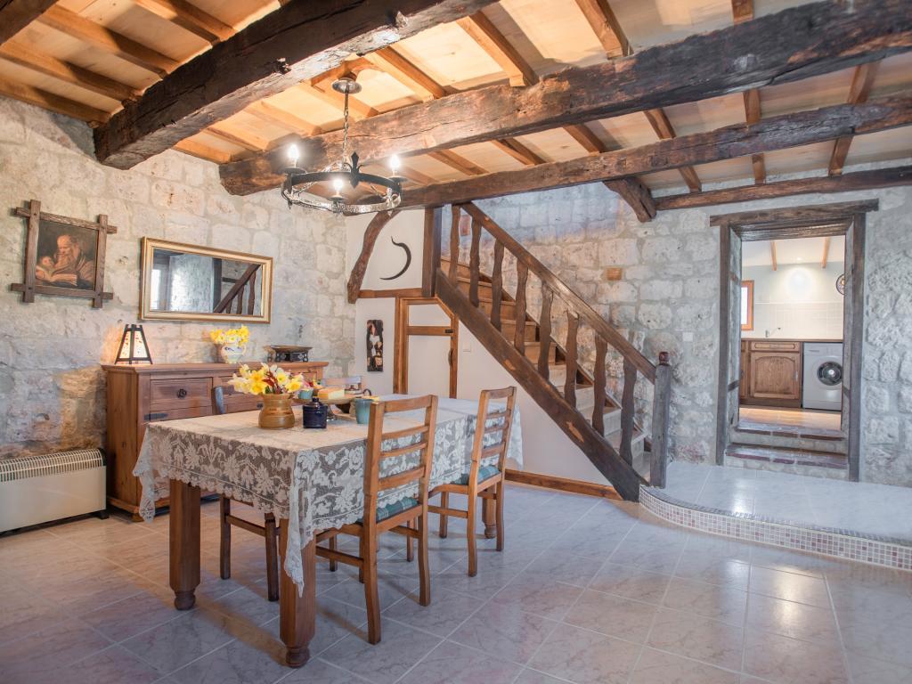 La Tour, maison de vacances avec piscine privée à Roquecor - Photo 4