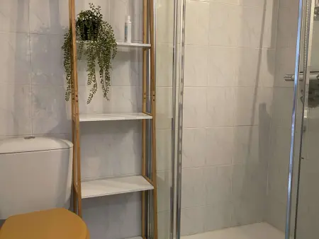 Studio face aux Thermes avec loggia et climatisation : photo 6