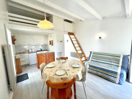 Location maison à Bretignolles sur Mer, Maisonnette cosy avec piscine chauffée et tennis, à 800m de la plage, idéale pour 4 pers.