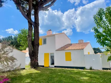 Location maison à Bretignolles sur Mer, Maison avec piscine chauffée, tennis, Wi-Fi à 600m de la mer
