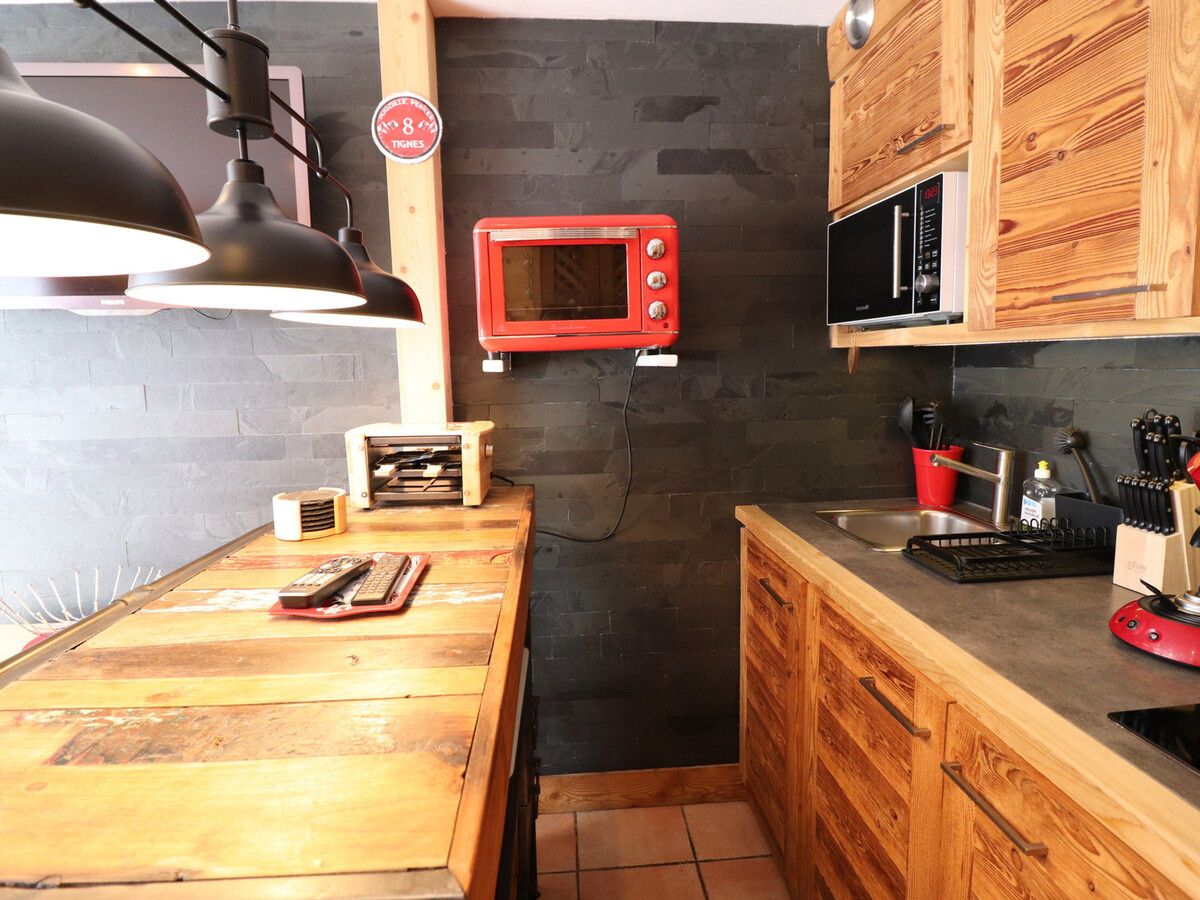 Studio 24m² rénové à Tignes, balcon sud et casier à ski - Photo 6