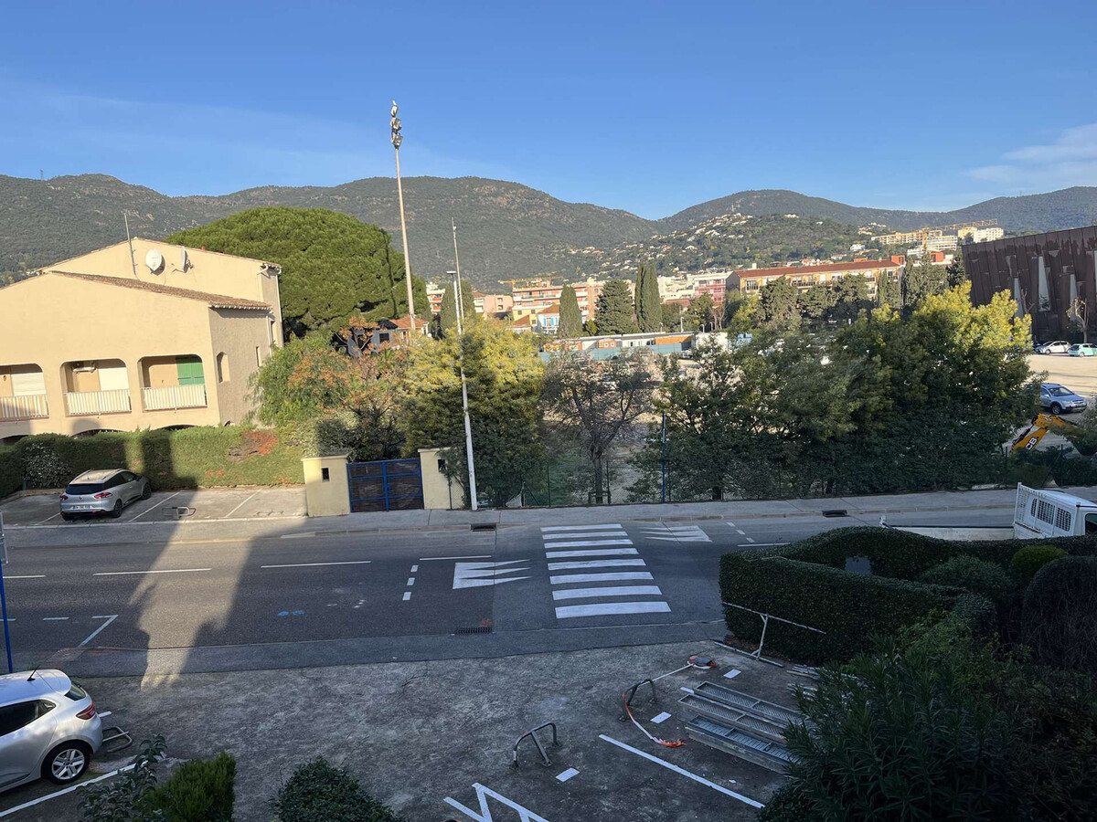Appartement climatisé 2 pièces à Cavalaire-sur-Mer, parking privé - Photo 2