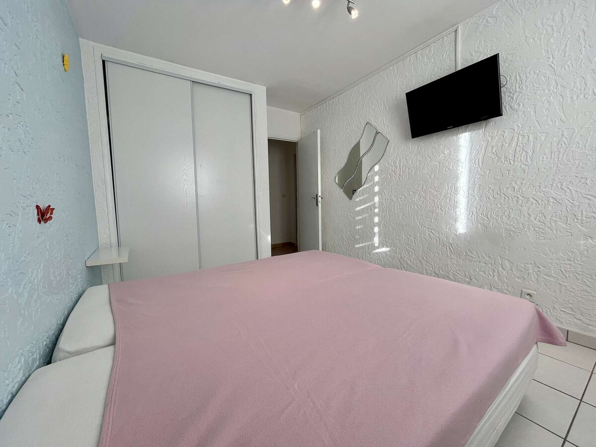 Appartement climatisé 2 pièces à Cavalaire-sur-Mer, parking privé - Photo 9