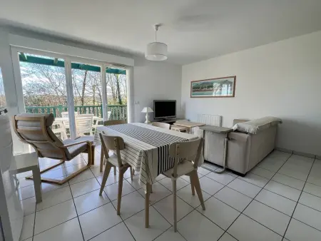 T2 rez-de-chaussée avec terrasse et parking à Cambo-les-Bains : photo 4