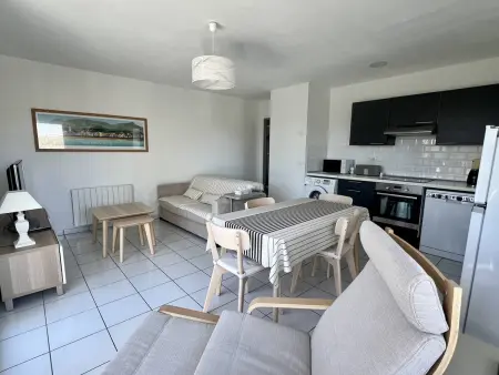 T2 rez-de-chaussée avec terrasse et parking à Cambo-les-Bains : photo 8