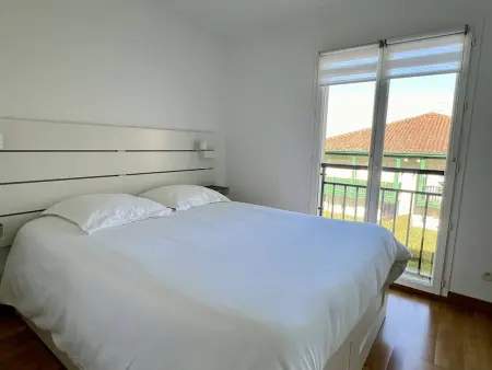 T2 rez-de-chaussée avec terrasse et parking à Cambo-les-Bains : photo 11