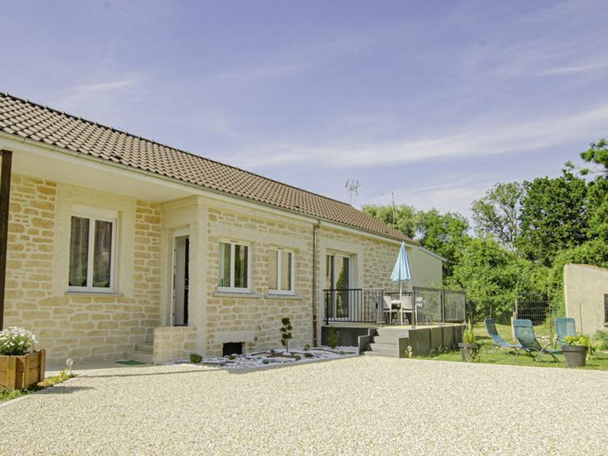 Maisonnette à Troyes avec poêle, jardin et animaux acceptés - Photo 1