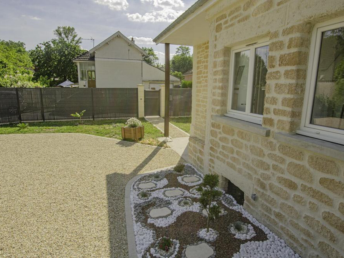 Maisonnette à Troyes avec poêle, jardin et animaux acceptés - Photo 4