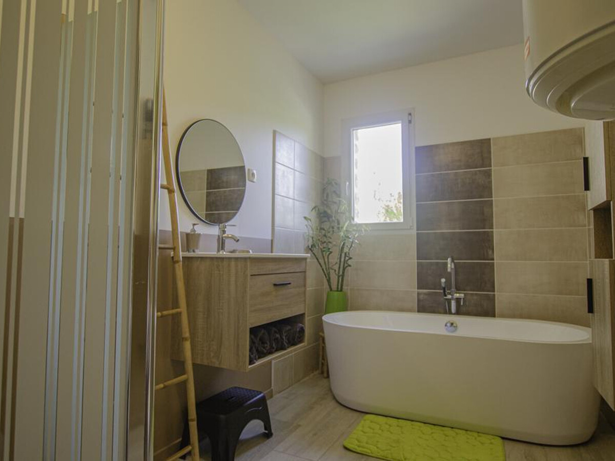 Maisonnette à Troyes avec poêle, jardin et animaux acceptés - Photo 6