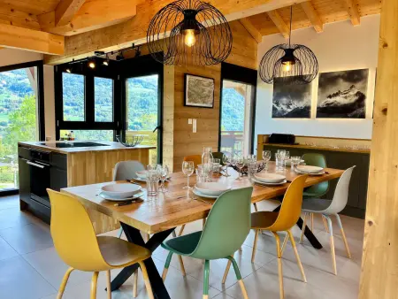 Duplex lumineux, 6 balcons et vue montagne à Samoëns : photo 3