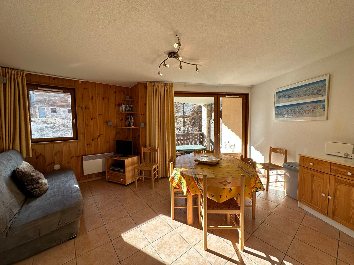 T3 48m² terrasse sud à Vars, 6 personnes, parking - Photo 1