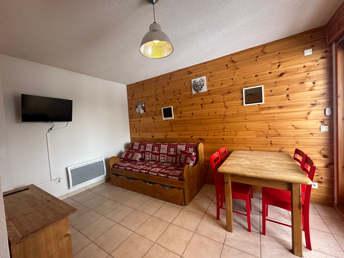 Appartement Vars : 4 personnes, animaux admis, casier à skis - Photo 2
