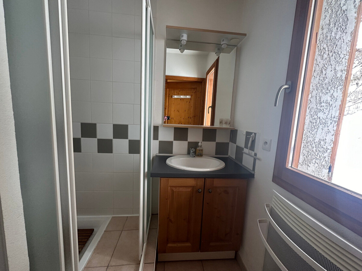 Appartement Vars : 4 personnes, animaux admis, casier à skis - Photo 6