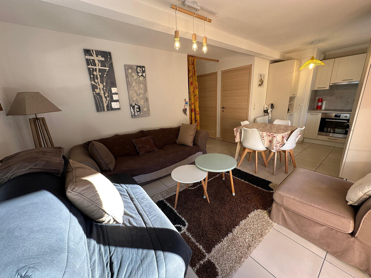 Appartement 2 chambres ensoleillé à Vars, parking privé - Photo 2