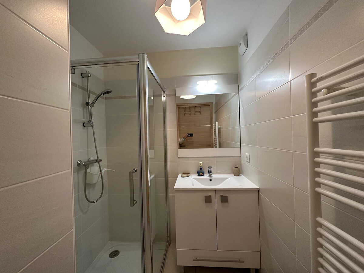 Appartement 2 chambres ensoleillé à Vars, parking privé - Photo 10